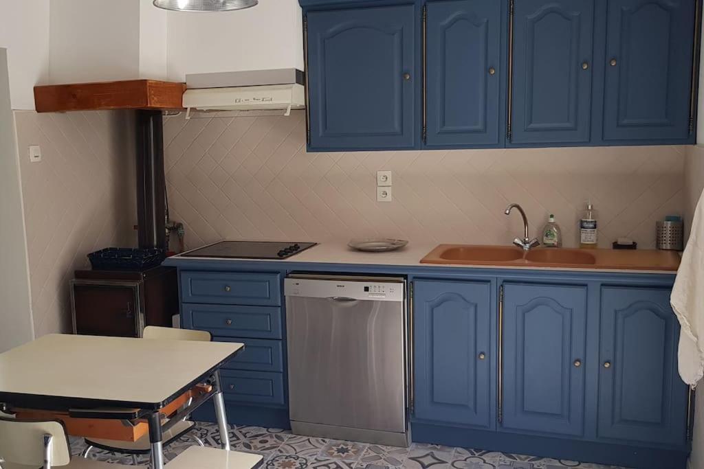 Location Appartement Dans Mas Provencal Monteux Luaran gambar