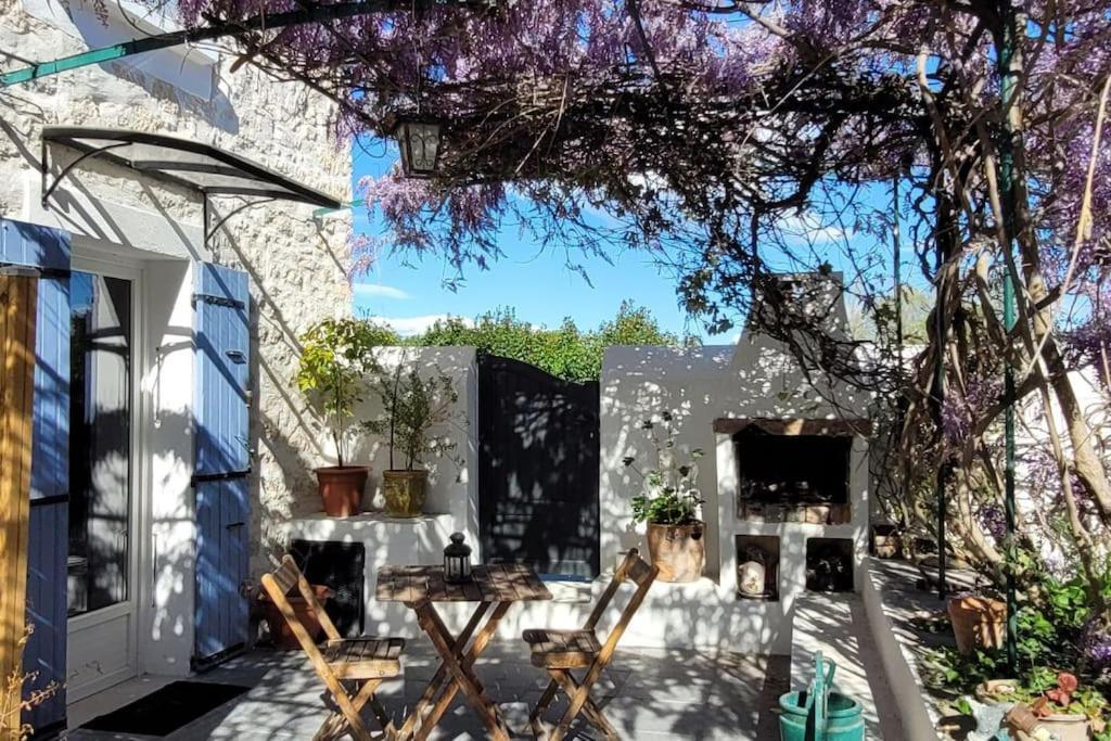 Location Appartement Dans Mas Provencal Monteux Luaran gambar